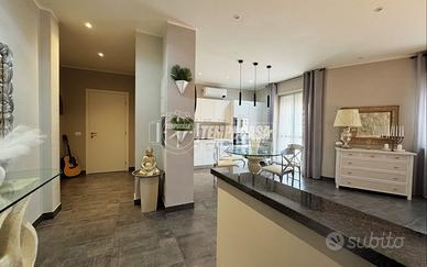 QUADRILOCALE RISTRUTTURATO CON DOPPIO SERVIZIO A C