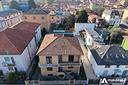villa-di-194-m²-con-piu-di-5-locali-e-box-auto-dop