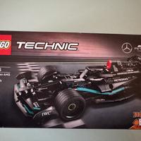 Lego Technic Maercedes-AMG F1