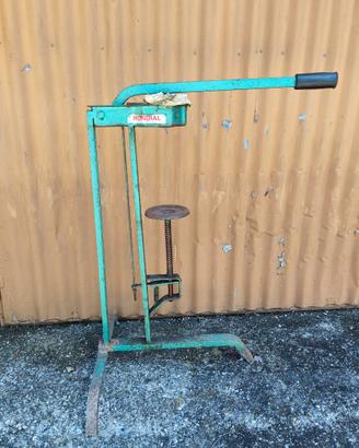 Tappatrice Manuale Mondial