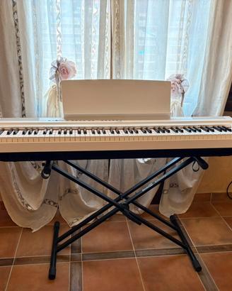 Tastiera Yamaha con supporto