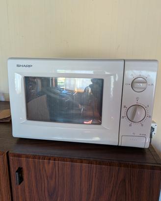 Forno microonde Sharp R-210A