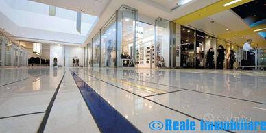 Immobile di 575 m² con 5 locali a Mesero