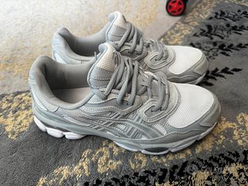 scarpe asisc