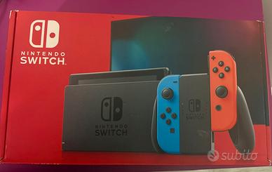 Nintendo Switch completa di accessori e scatola