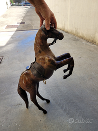 Cavallo in legno e pelle