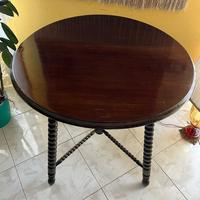 Tavolo rotondo in legno