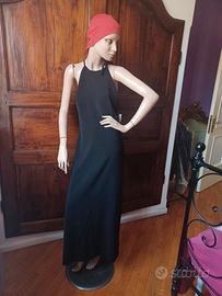 vestito lungo nero con rosa ricamata 🌹