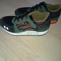scarpe Asics bambino numero 33