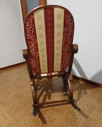 Sedia a dondolo in legno stile Thonet