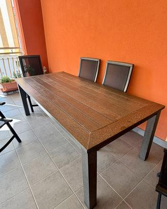 Tavolo esterno