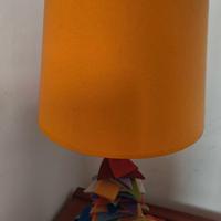 Lampada da tavolo decorata