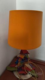Lampada da tavolo decorata