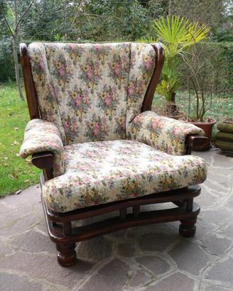 Poltrona rustica in legno e cuscini sfoderabili