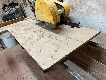 Sega con carrello scorrevole