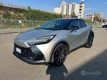 Toyota C-HR 2.0 HV E-CVT GR Sport Premier AWD...