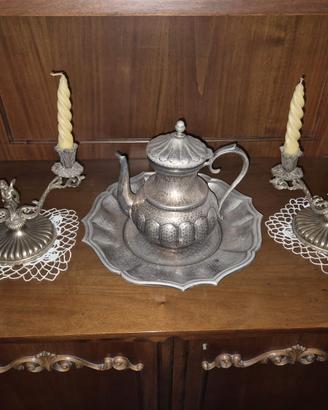Teiera e candelabri