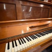 pianoforte verticale funzionante  epoca 800