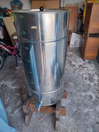 Fusto olio con sostegno