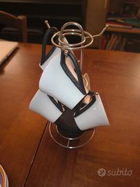 Tazzine da caffè e stand portatazze