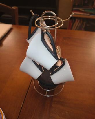 Tazzine da caffè e stand portatazze