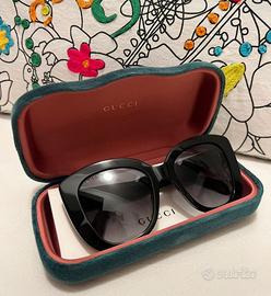 Occhiali da sole Gucci modello GG0327S52