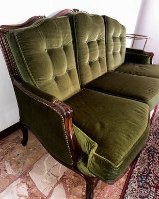 Divano vintage in velluto verde