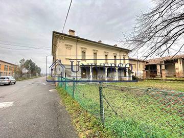 Villa di 700 m² con più di 5 locali e box auto dop