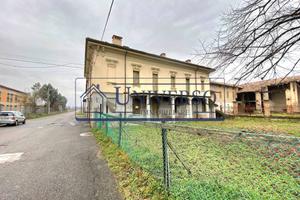 Villa di 700 m² con più di 5 locali e box auto dop