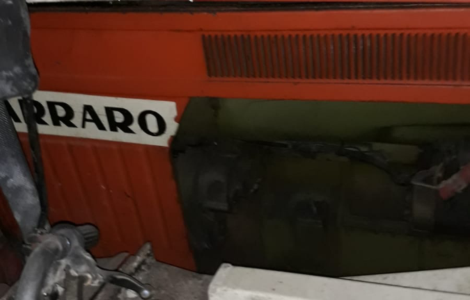 Trattore cincolato carraro