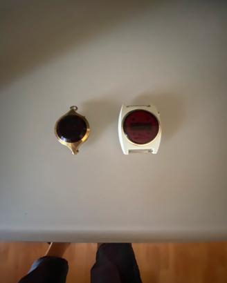 Due orologi a led  texas instrument