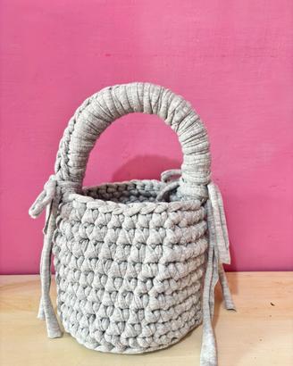 Borsa handmade all’uncinetto