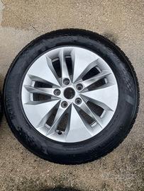 Set gomme e cerchi in lega 205/60 R16 V92