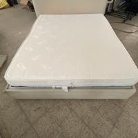 Letto Matrimoniale con Rete a Doghe e Materasso