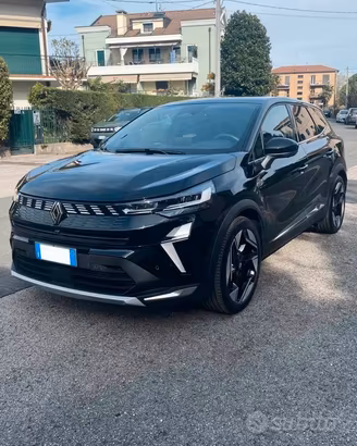 Symbioz Full Hybrid E-Tech 145 CV Iconic - Usata