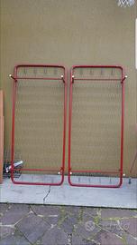 2 reti singole in metallo verniciati rosso