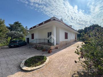 VILLA SINGOLA A POLIGNANO A MARE