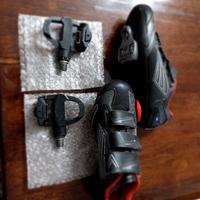 Scarpe e attacchi per bici da corsa. Taglia 39