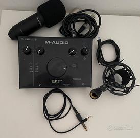 Kit M-Audio AIR 192|4 + Microfono M-Audio