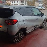 Renault Captur 1500 diesel incidentata