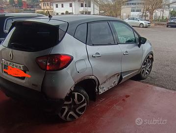 Renault Captur 1500 diesel incidentata