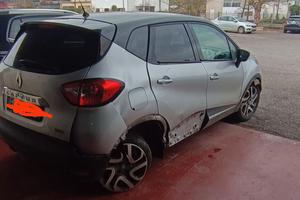 Renault Captur 1500 diesel incidentata
