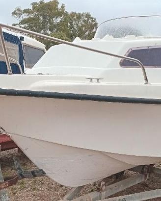 Imbarcazione tonnetto 5.50 metri 2400 TRATTABILI