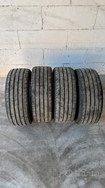 4 pneumatici 225/45/17 pari al nuovo