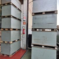 Contenitori metallici usati