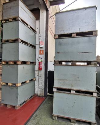 Contenitori metallici usati