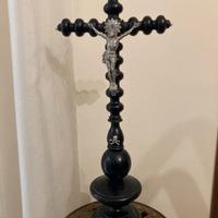 Antico Cristo in croce