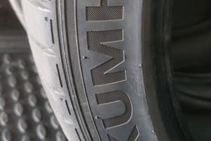  n.2 pneumatici Kumo e omaggio altri 2 