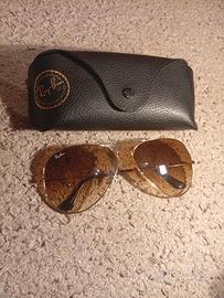 occhiali da sole Ray Ban a goccia.