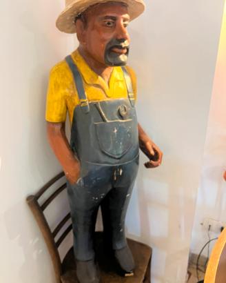 Statua contadino vintage